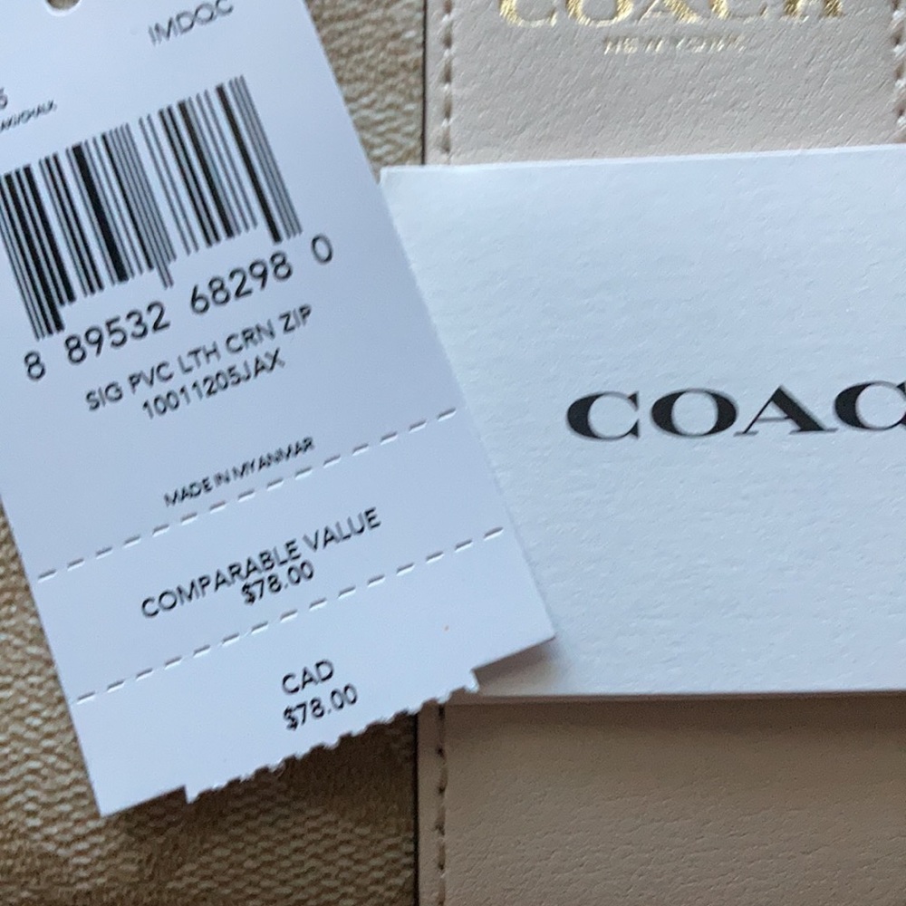 Coach Designer Zip Wristlet in Signature Canvas! - Picture 4 of 6